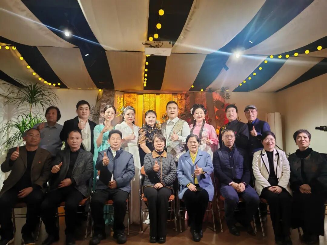 “紅樓”雅集一月間,書香漫溢沁心田